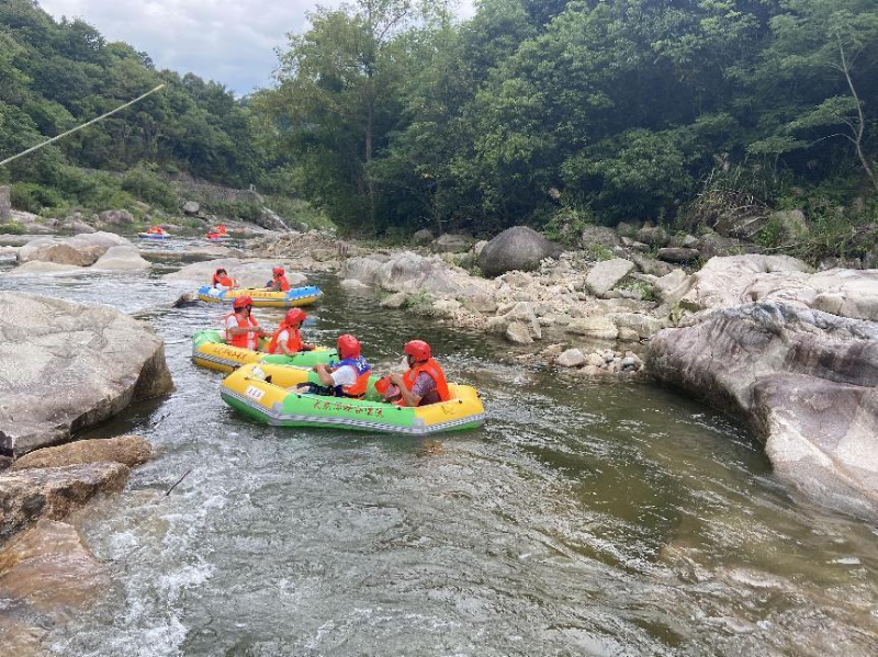 曉天鎮(zhèn)：萬佛山大龍?zhí)秿{谷漂流試漂起航